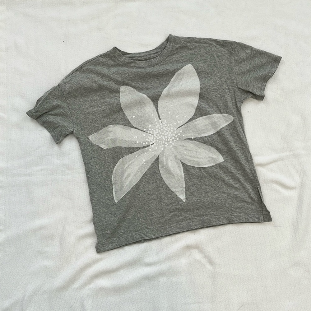 GAP Floral print T-shirt Kids XXL or Women’s Small